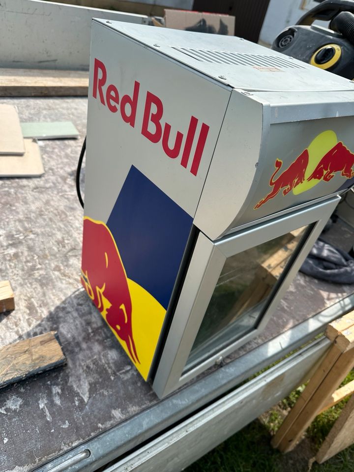 Red Bull Kühlschrank in Schöneiche bei Berlin