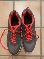 Sportschuhe Turnschuhe Damen Größe 40 Niedersachsen - Wildeshausen Vorschau