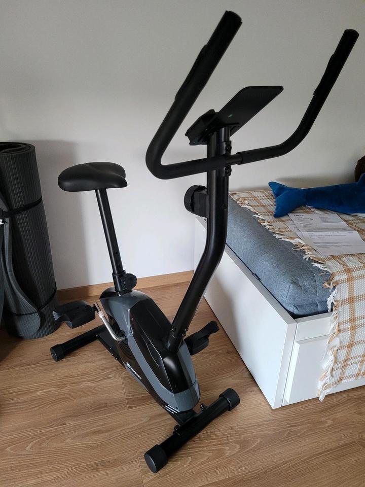 Hob Sport Heimtrainer Fahrrad mit Pulssensoren, Tablethalterung in Pappenheim