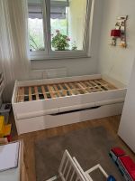 Sehr gut erhaltenes Kinderbett mit schubladen Frankfurt am Main - Heddernheim Vorschau