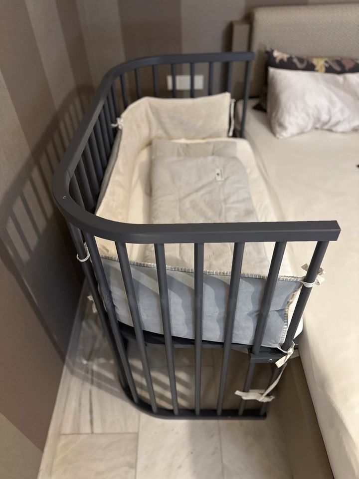 BABYBAY Baby Beistellbett Boxspringbett XXL grau mit Matratze in Bretten