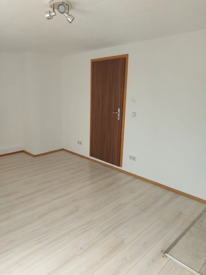 Kleines Zimmer zu vermieten in Asperg