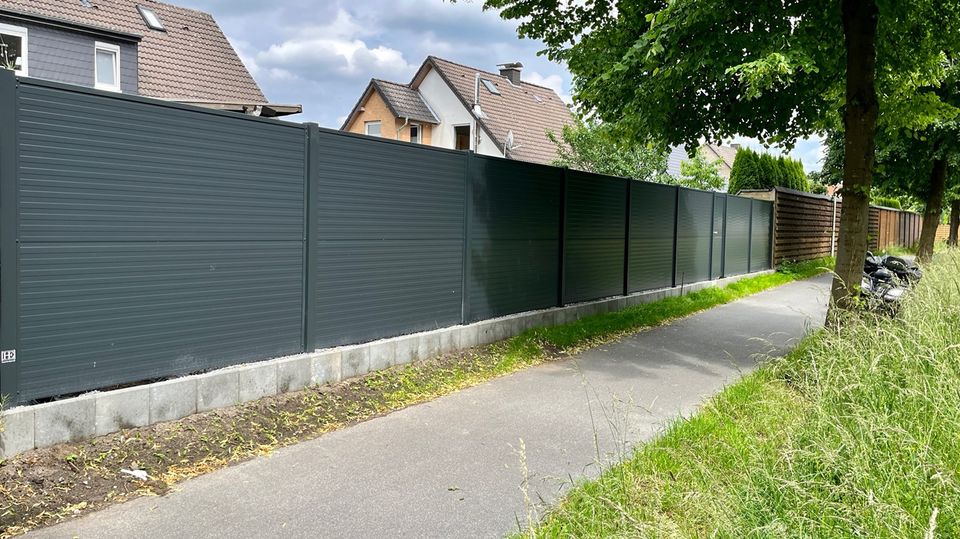 Metallzaun - Sichtschutzzaun - Holzoptik - pflegeleicht HE in Schloß Holte-Stukenbrock