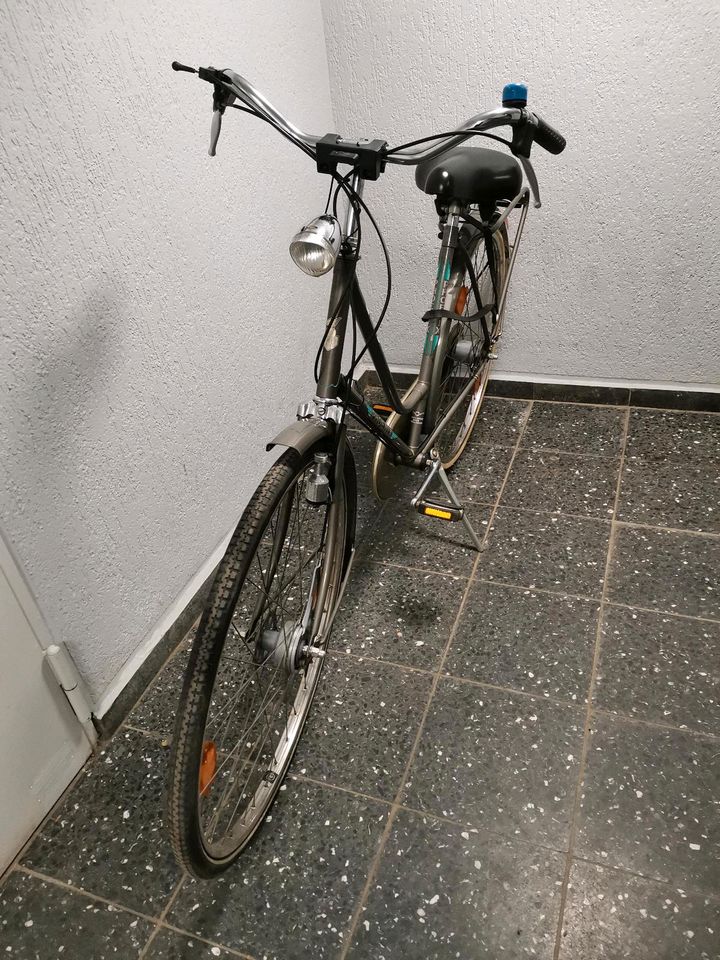 Fahrrad gebraucht, 28 Zoll, 3 Gang. in Duisburg