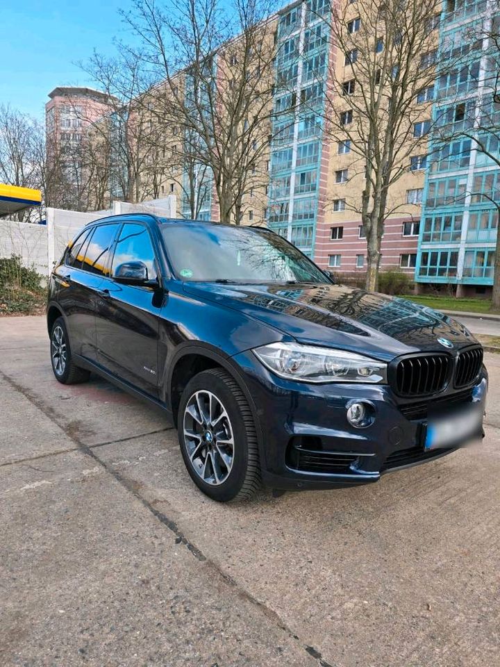 BMW X5 F15 5.0i Bj 2014 in Berlin