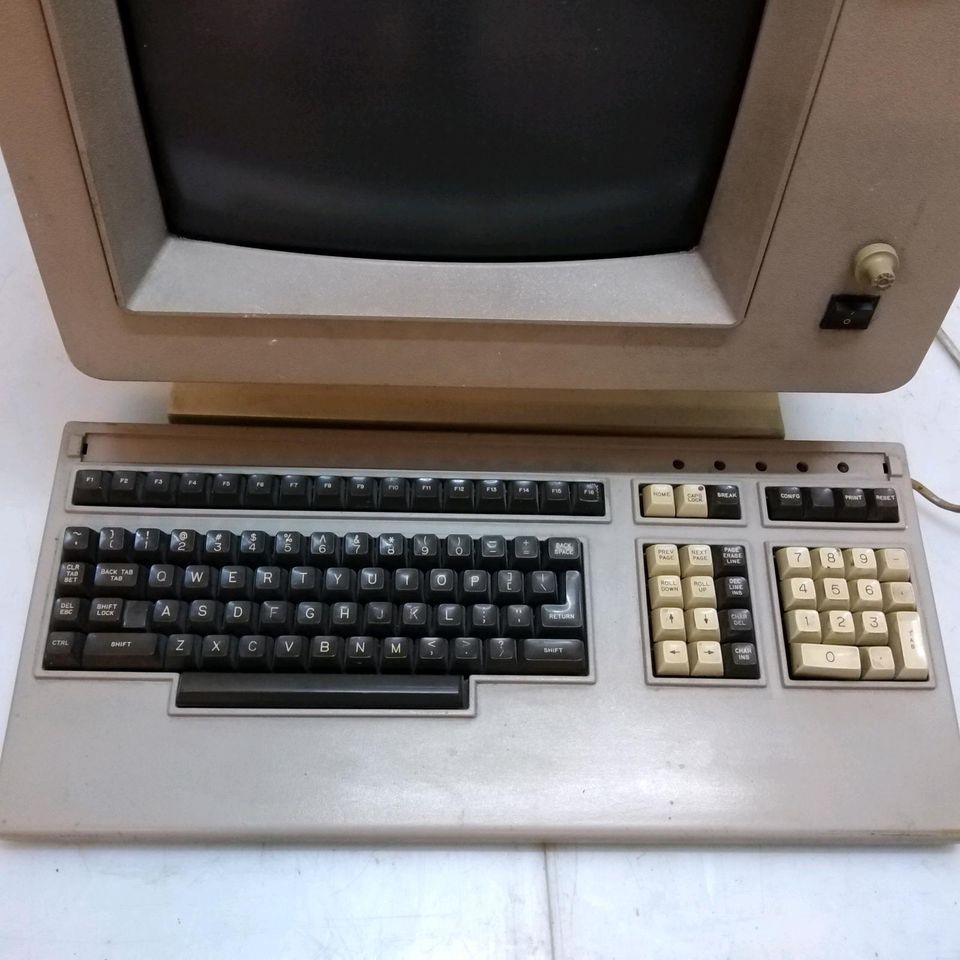 Tandem computer Terminal T16 80er Jahre in Lippetal