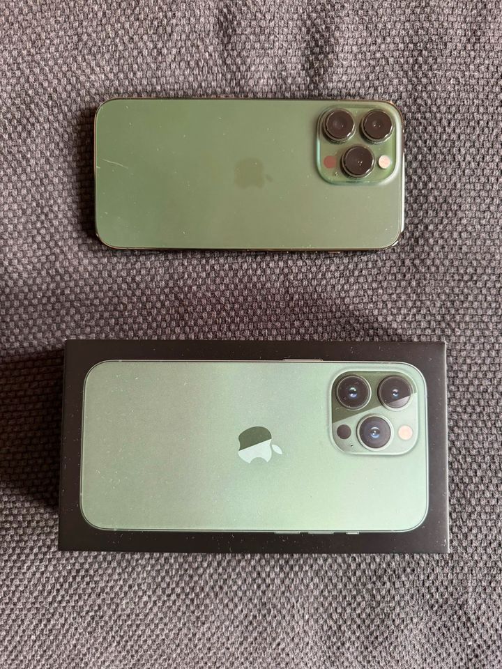 Apple iPhone 13 Pro, Alpine Green, 128 GB in Fellbach