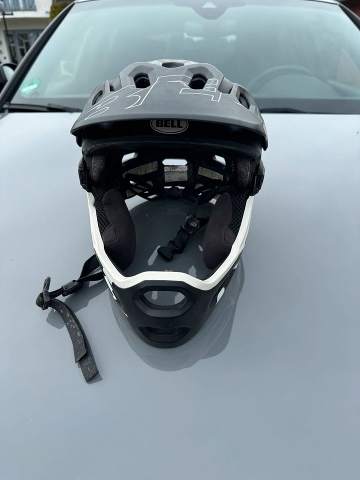 BELL Super 3R MTB Fahrrad Helm in Petershagen