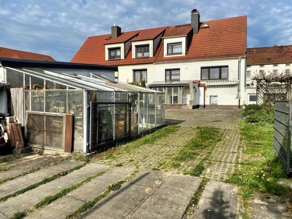 Geräumige DHH mit 3 Garagen und einem kleinen Garten in Ebersbach bei Großenhain