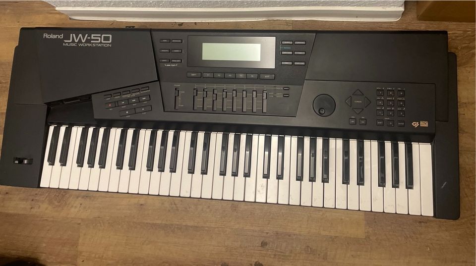 Roland JW-50 MIDI-Workstation in Berlin