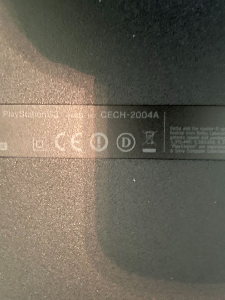 PlayStation 3 Cech 2004A 500GB Mega Bundle in Bad Homburg