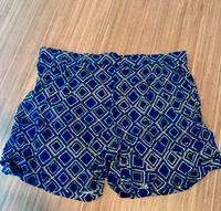 Blaue Short mit schönem Muster Bayern - Erlangen Vorschau