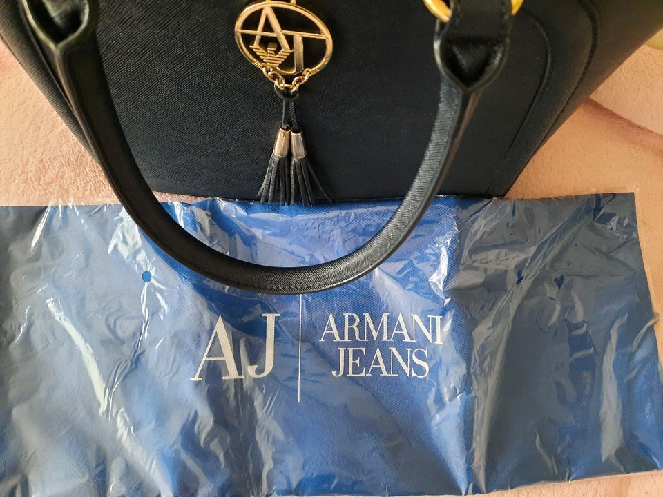 Armani Jeans Handtasche in Gelsenkirchen