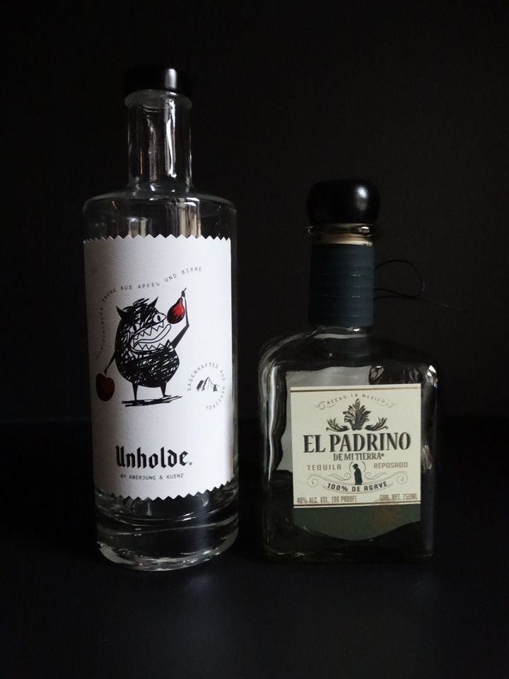 2 leere Flaschen Tequila Unholde eckig Motiv Deko Basteln Sammler in Leipzig