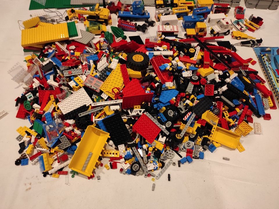 LEGO-Sammlung, 7,9kg + Bau-Anleitungen, Prospekte, ... in Tauberbischofsheim