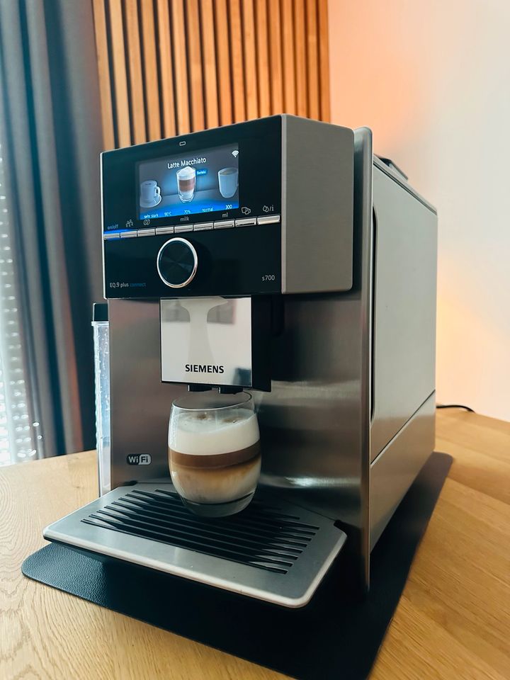 Kaffeevollautomat Kaffeemaschine Siemens EQ9 plus Connect s700 in Neuwied