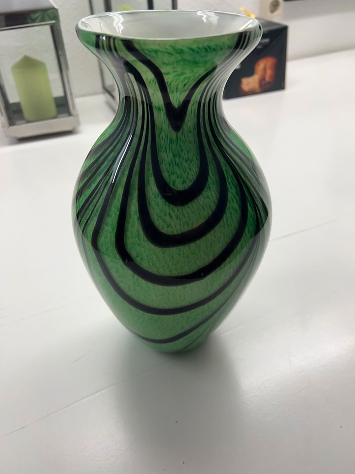 Vase Glas hochwertig mundgeblasen, in Düren