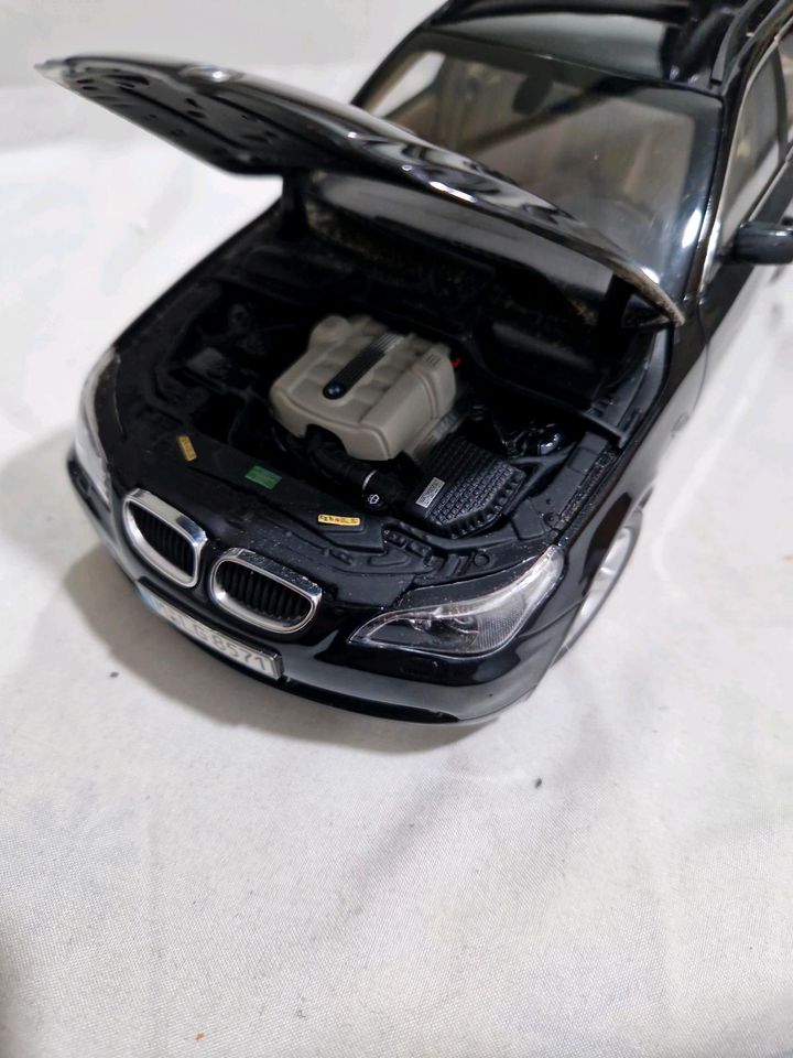 Modellauto 1:18 BMW 545i Kyosho in Krempe