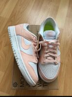 Nike Dunk Low next nature Koralle weiß 37.5 NEU rosa Frankfurt am Main - Innenstadt Vorschau