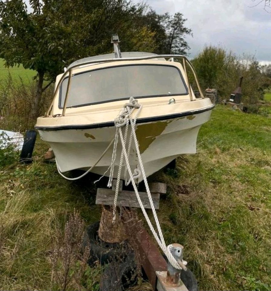 Anglerboot/Kajütenboot/Motorboot in Flintbek