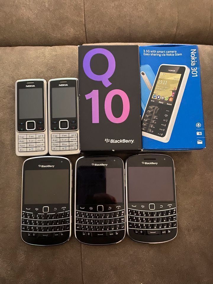 4 x Blackberry // 3 x Nokia // inkl. Netzteile ! in Halver