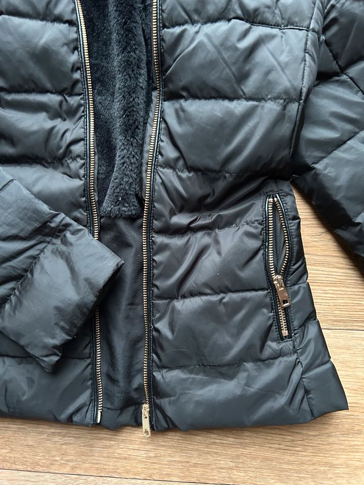 Winterjacke von Zara in Hann. Münden