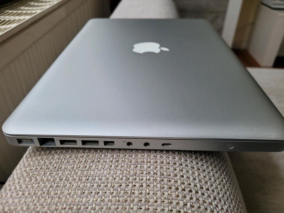 Apple Macbook Ende 2009 Unibody in Cottbus