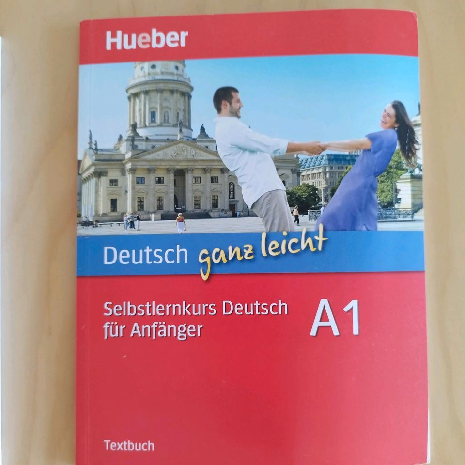 Hueber deutsch ganz leicht A1 (deutsch -englisch) preis für beide in Regensburg