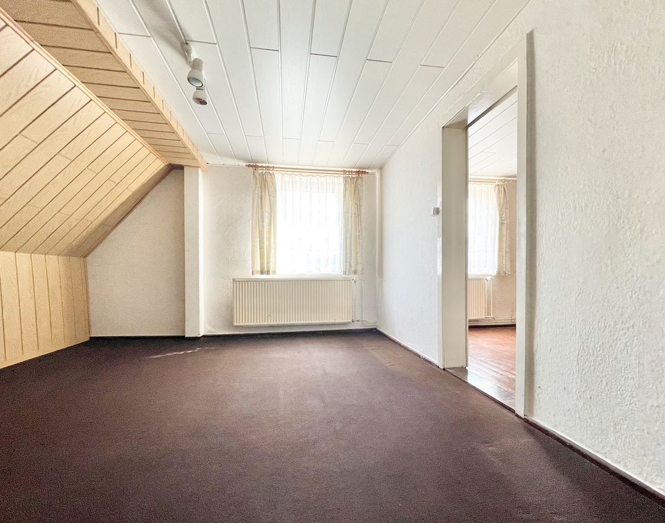 Einfamilienhaus auf Eigentumsgrundstück mit Scheune und Garage! in Deersheim