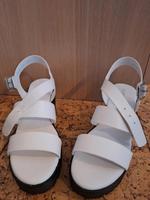 Sandalen ❗️ungetragen❗️ Hessen - Idstein Vorschau