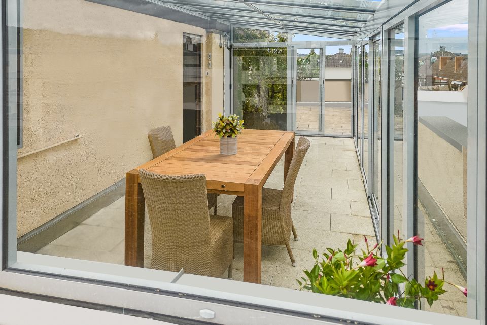 Traumhafte Penthousewohnung m. Dachterrasse u.Wintergarten über den Dächern von Stuttgart-Weilimdorf in Stuttgart