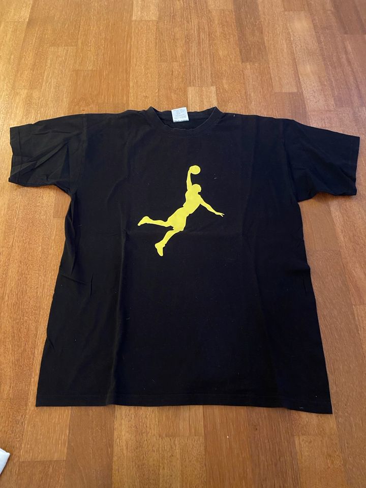 Sport / Basketball T-Shirts - Gr M - XL in Kleinmachnow