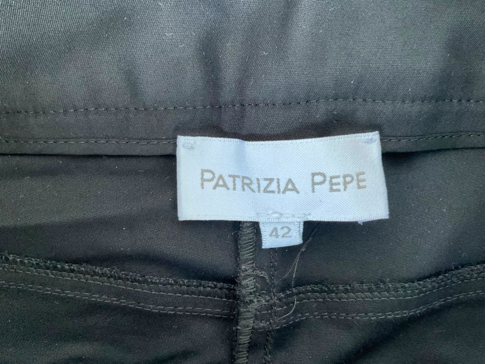 Patrizia Pepe Hose schwarz Größe 42 in Nürnberg (Mittelfr)