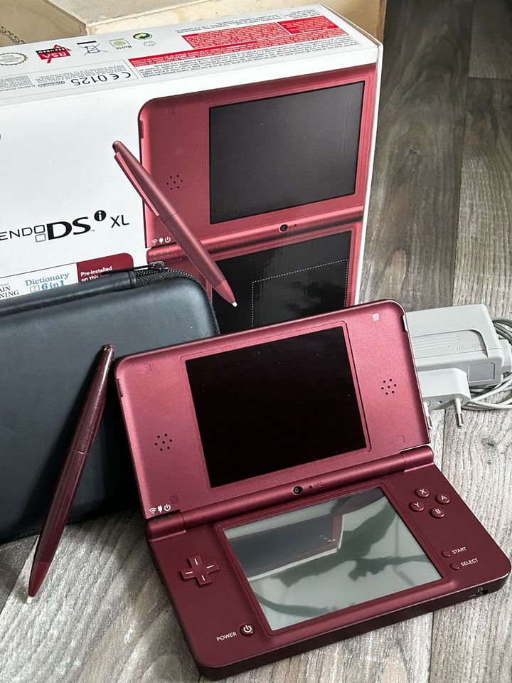 Nintendo DS XL red in Bochum
