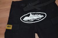 schwarze Jungen Herren Corteiz Shorts Bermuda Hose Gr. S / 176 Hessen - Bruchköbel Vorschau