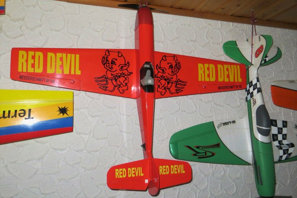 Modellflugzeug  Red Devil Holzmodell Flugfertig Elektroflug RC in Redwitz a d Rodach