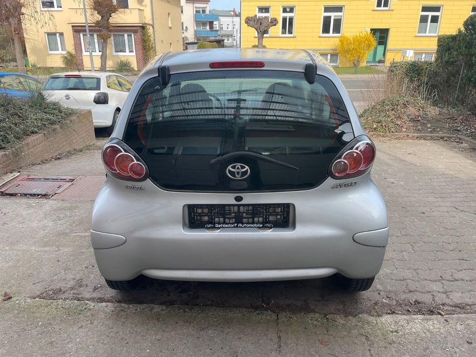 Toyota Aygo AYGO Cool TüV NEU ALLWETTER KLIMA in Rostock