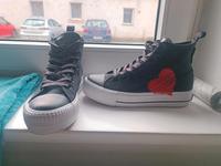 British Knights High Sneaker Größe 39 schwarz rot Herz Nordrhein-Westfalen - Lemgo Vorschau