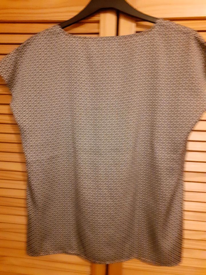 T-Shirt,  Bluse, Hänger, Comma, Gr. 38, ohne Arm, schwarz/weiss in Thedinghausen