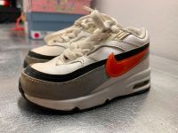 Turnschuhe Sneaker Nike Größe 21,5 Hamburg-Nord - Hamburg Groß Borstel Vorschau