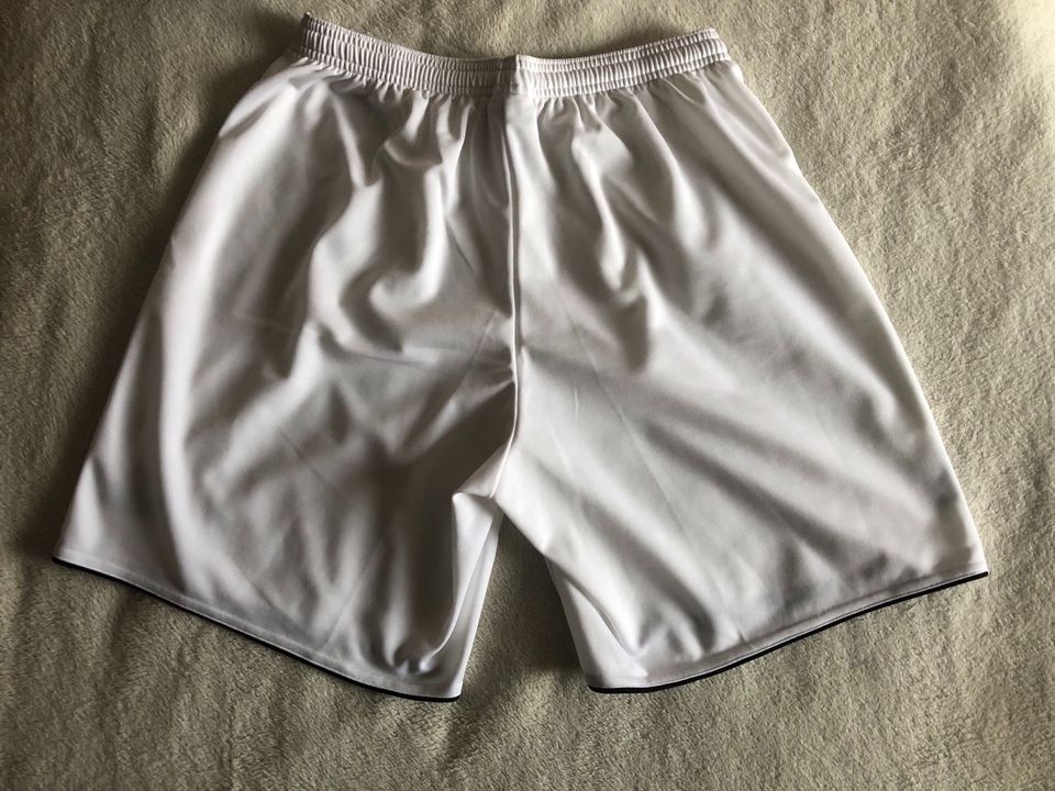 Adidas Shorts Gr.M Unisex in Busenberg