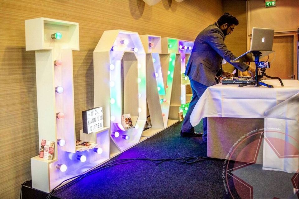 LED LOVE Buchstaben / Leuchtbuchstaben - Hochzeit - Event - Feier in Koblenz