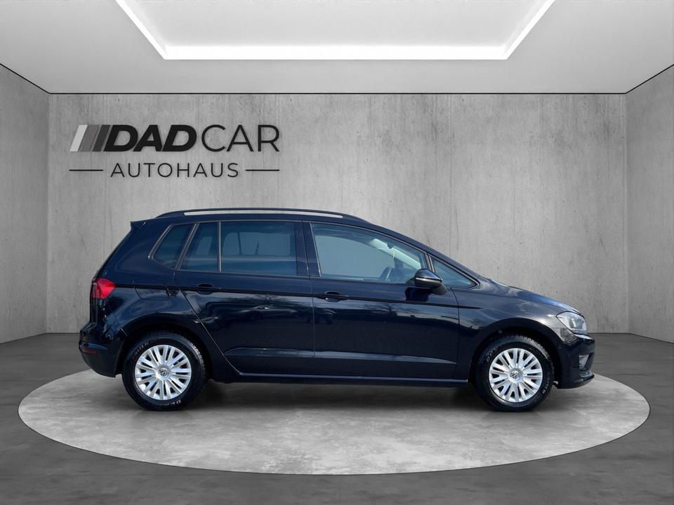Volkswagen Golf Sportsvan 1.6 TDI Comfortline AHK Navi PDC in Garbsen