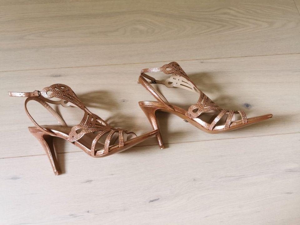 Buffalo Damen Schuhe Riemchensandalen Absatz rosegold 39 NEU in  Baden-Württemberg - Pforzheim | eBay Kleinanzeigen ist jetzt Kleinanzeigen