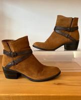 Tamaris Stiefeletten Gr. 40 Leder Wildleder cognac braun Absatz Hessen - Langen (Hessen) Vorschau