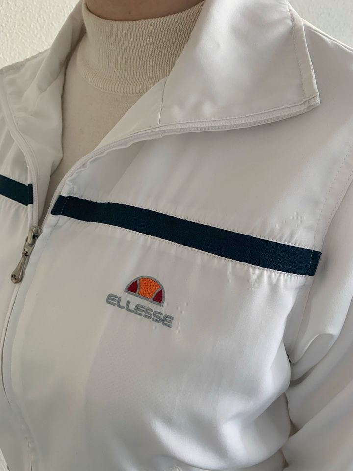 Trendy bequeme Ellesse Freizeit Sport Jacke weiß Damen Gr. 36 S in Stuttgart