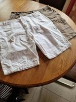 2 Shorts Gr. 46 Weiss und Kaki Nordrhein-Westfalen - Bergneustadt Vorschau