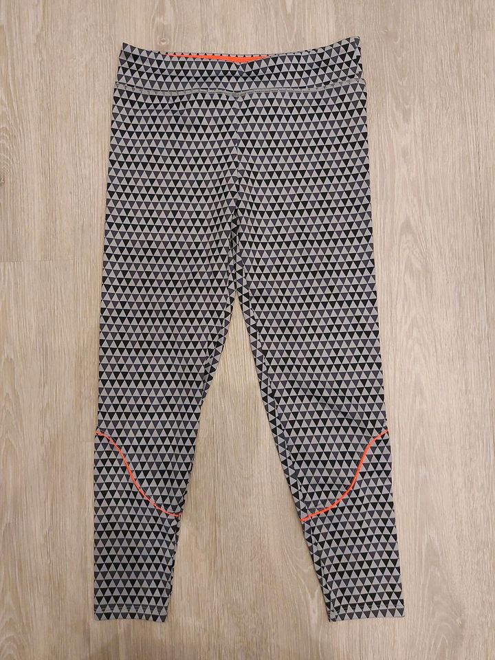 Page one sportlegging Sporthose grau pink 146 152 in Fulda