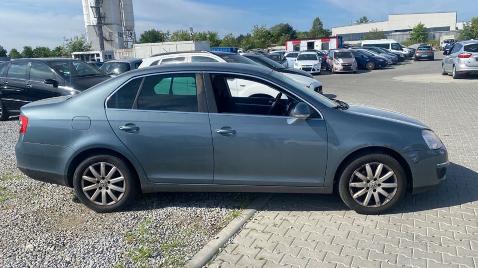 Volkswagen Jetta 1.6 Trendline Klimaautom. in Berlin