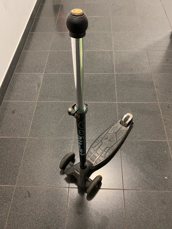 Micro Kickboard Maxi Kinder Scooter Roller in Frankfurt am Main